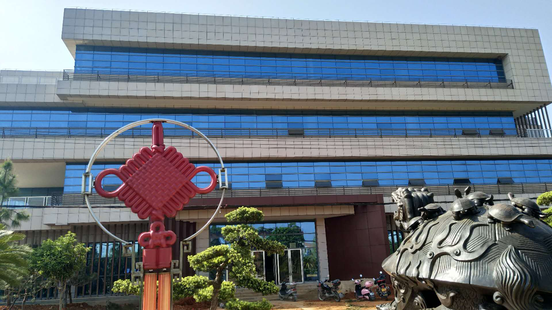 平川中学图书馆项目